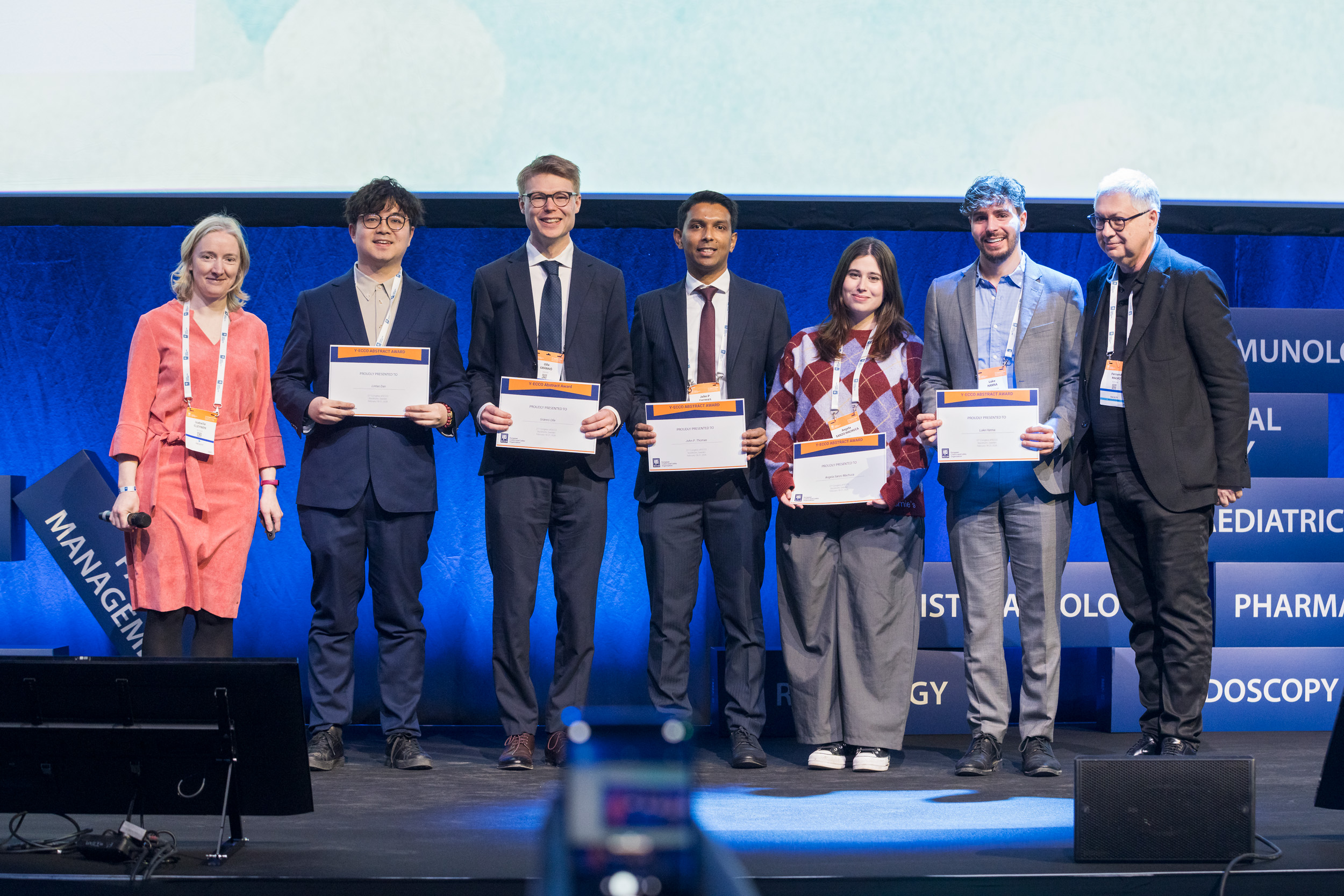 Group picture of the winners of the Y-ECCO Abstract Award